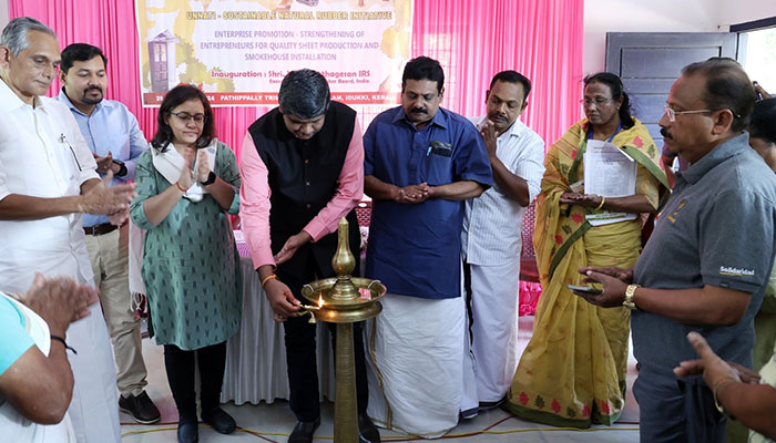 Farmers and entrepreneurs learn valuable lessons regarding smoke-house facilities and quality rubber-sheet production