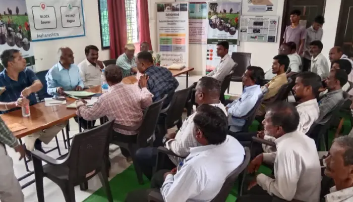 Farmers in Maharashtra Receive Detailed Guidance on Crop Insurance and Budgeting