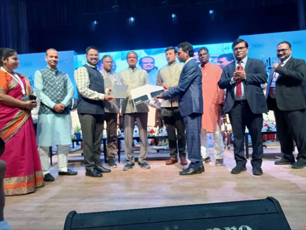 Solidaridad and Dalit Indian Chamber of Commerce and Industry Sign MoU